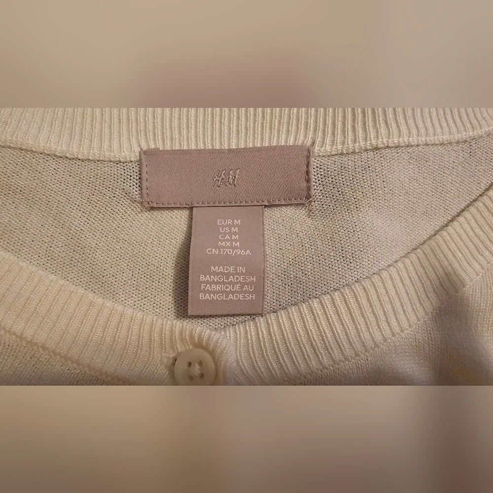 H&M Cream Button Front Knit Cardigan Sweater - Size Medium - Picture 3 of 3
